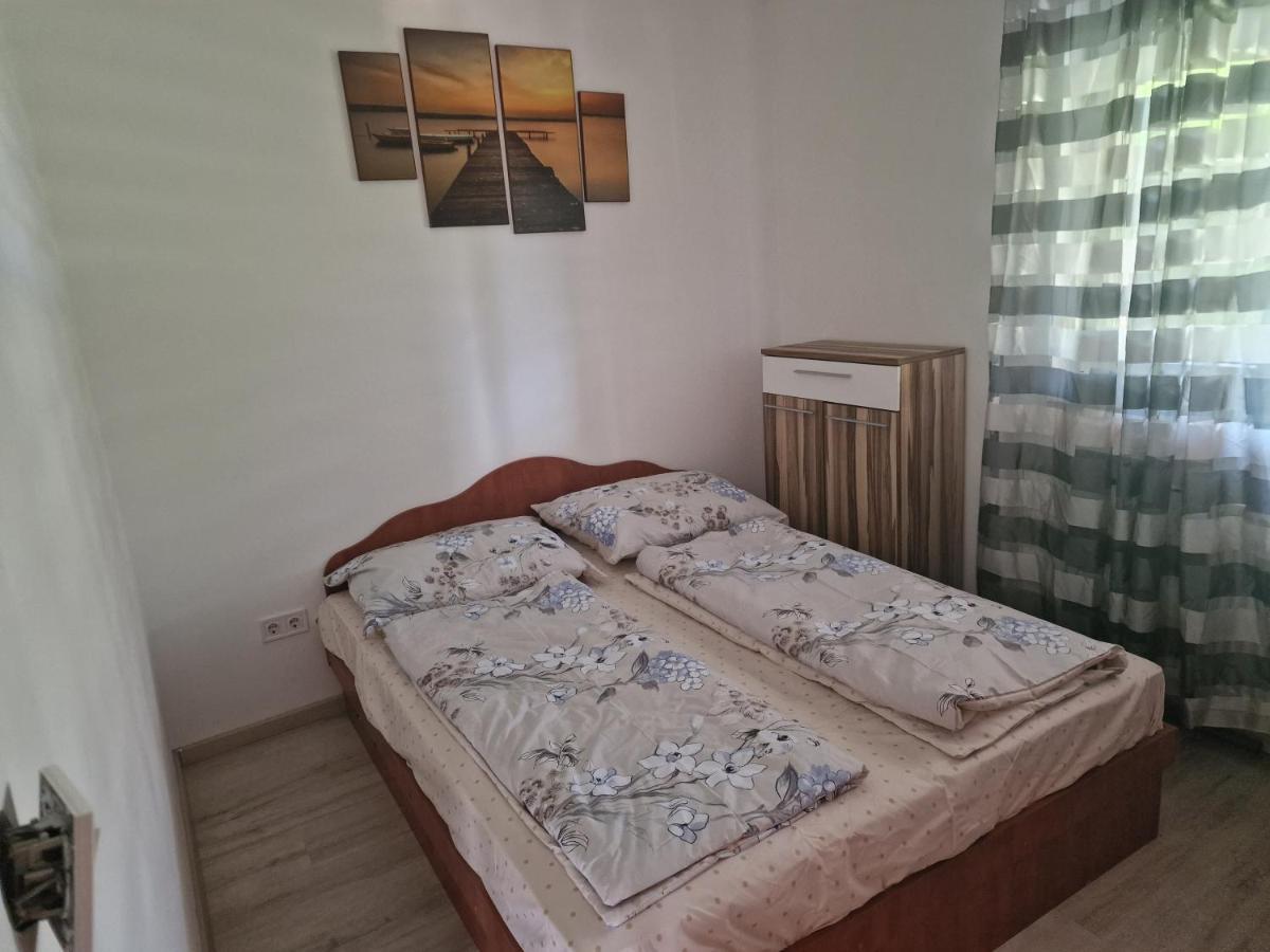 Villa Rajmund Vendeghaz Balatonkeresztúr Esterno foto